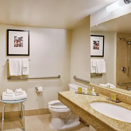 Doubletree By Hilton Hotel Berkeley Marina Esterno foto