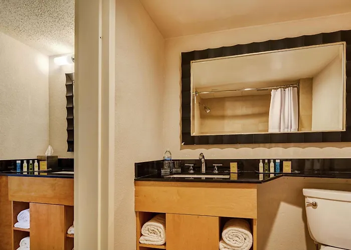 Doubletree By Hilton Hotel Berkeley Marina