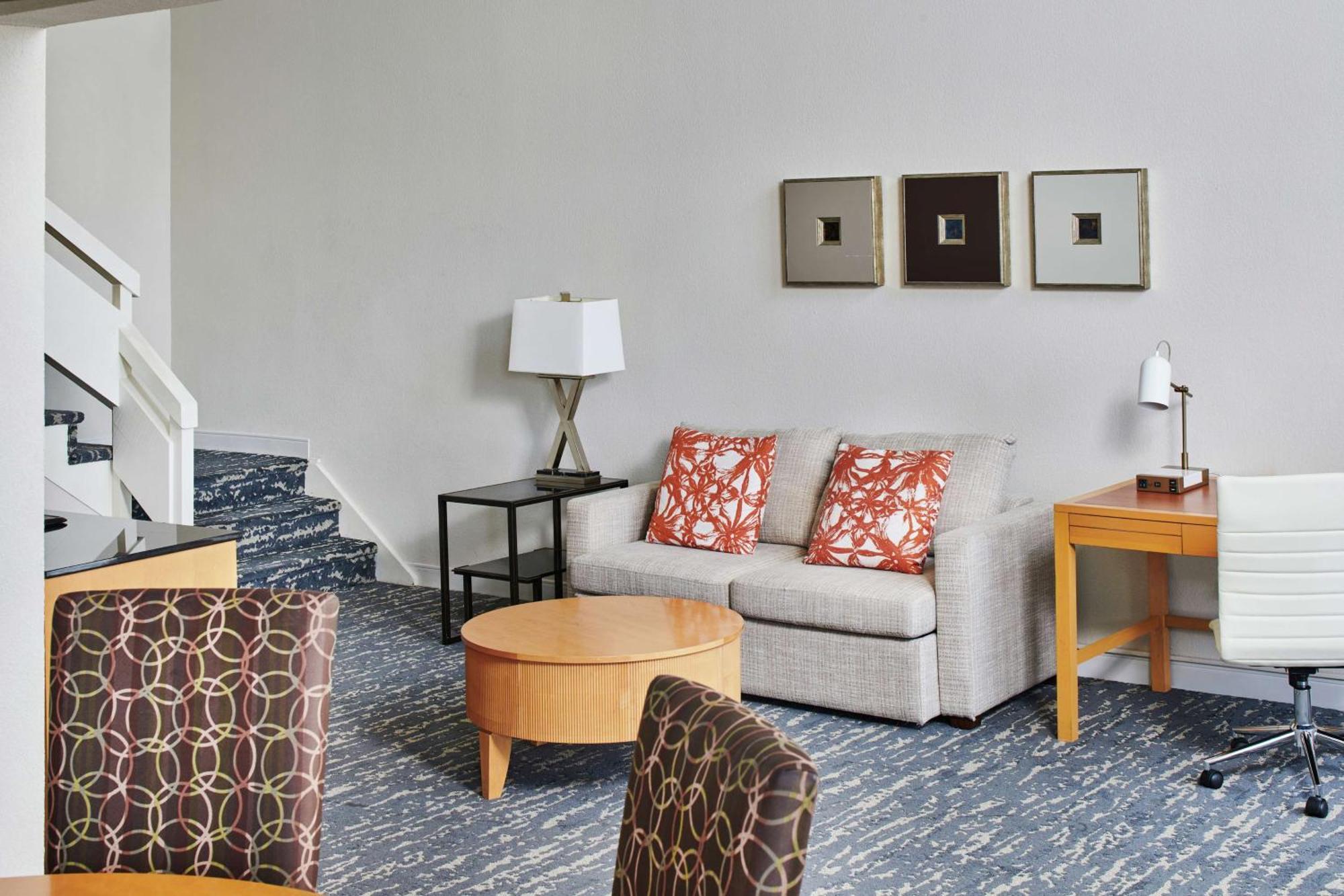 Hotel Doubletree By Hilton Marina 4*
