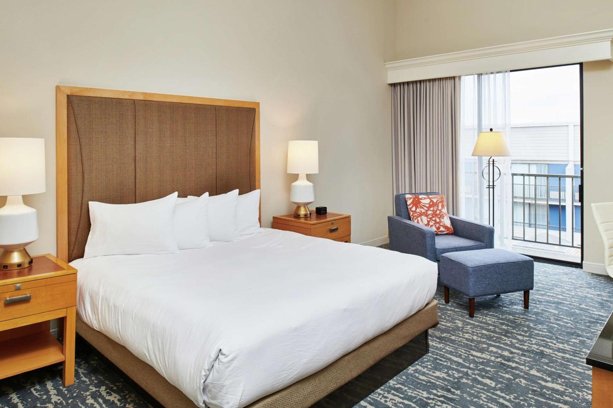 Doubletree By Hilton Marina Hotel