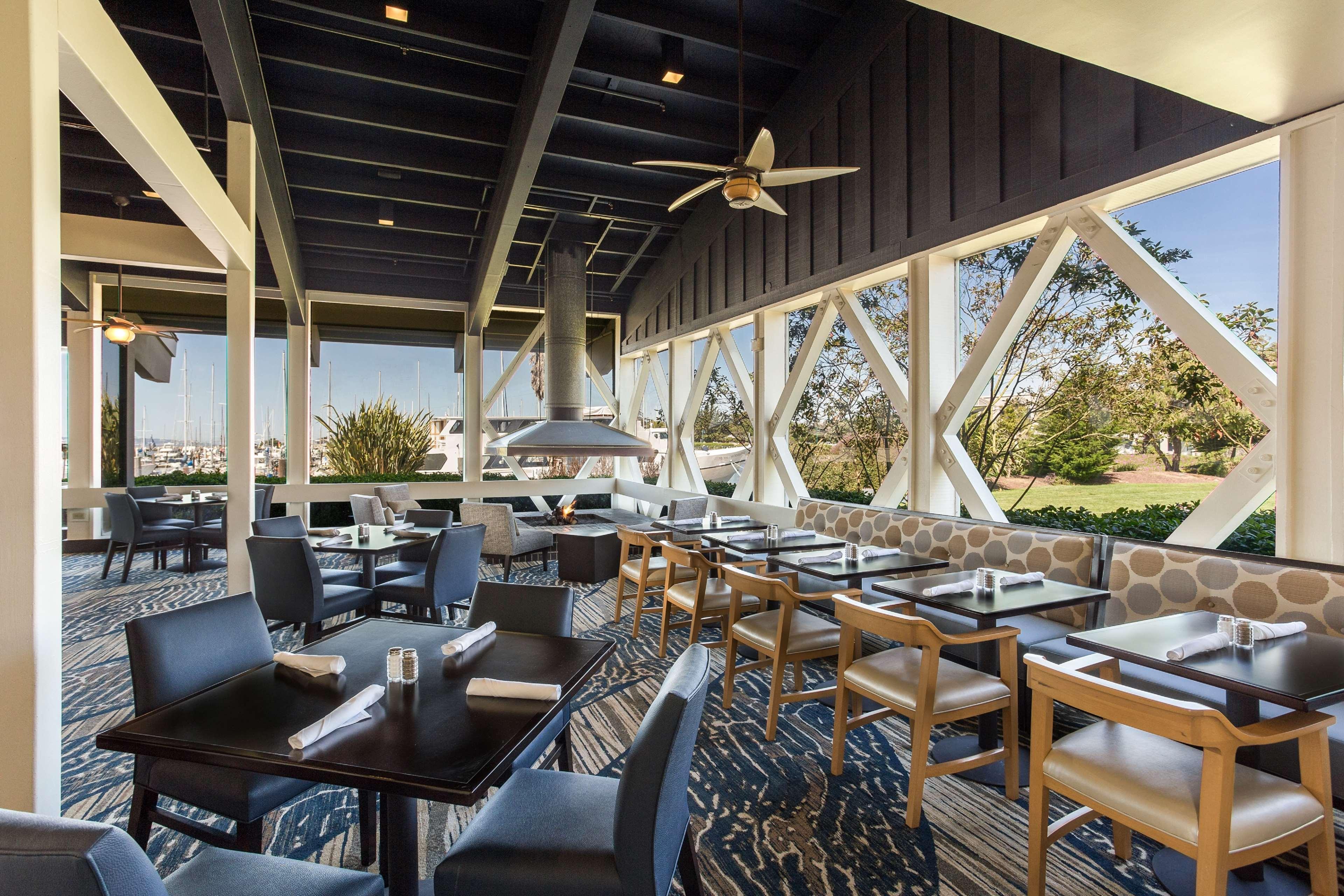 Doubletree By Hilton Marina 4*