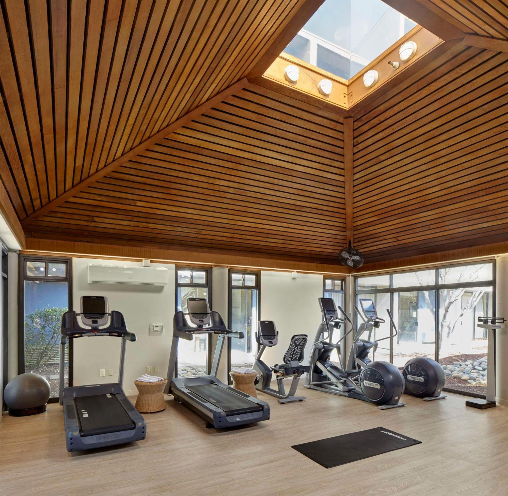 Doubletree By Hilton Marina 4*